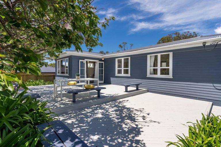 Photo of property in 1/24 Lyttelton Avenue, Forrest Hill, Auckland, 0620