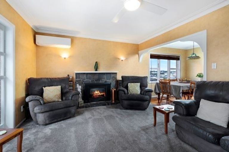 Photo of property in 54 Lyttelton Avenue, Forrest Hill, Auckland, 0620