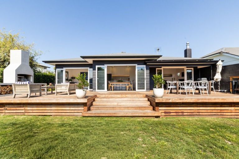 Photo of property in 15 Gillean Street, Havelock North, 4130