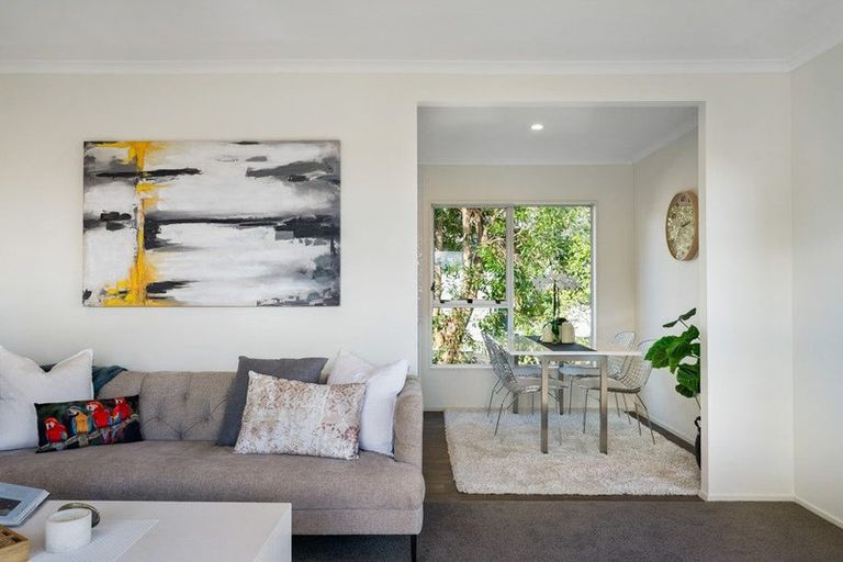 Photo of property in 2/4 Clare Place, Glenfield, Auckland, 0629