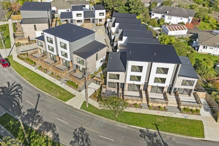 Photo of property in 14/4 Tawhai Street, Stokes Valley, Lower Hutt, 5019