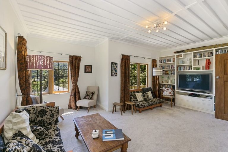 Photo of property in 17 Torwood Road, Khandallah, Wellington, 6035