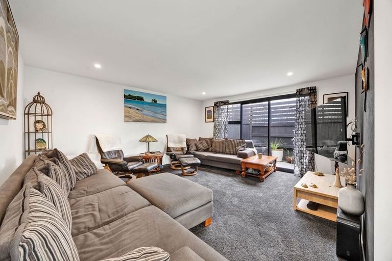 Photo of property in 23 Links Drive, Waiwhakaiho, New Plymouth, 4312