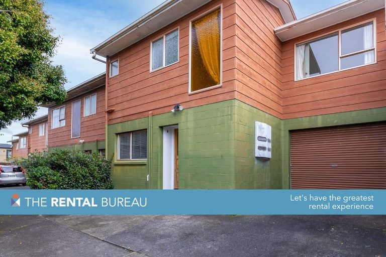 Photo of property in 2/3 Akehurst Avenue, New Lynn, Auckland, 0600