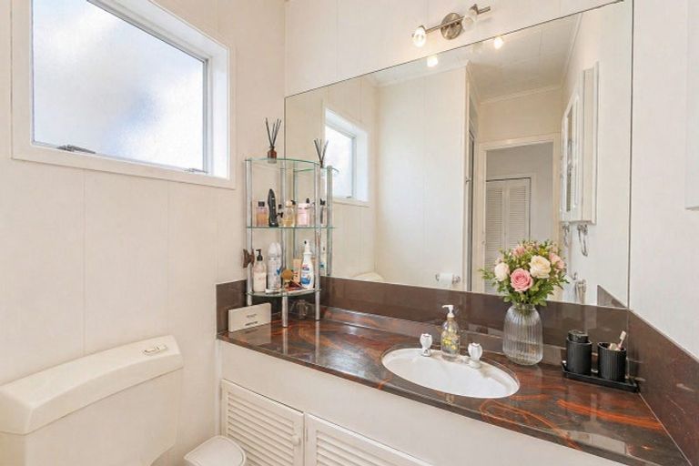 Photo of property in 112 Kuranui Street, Thames, 3500