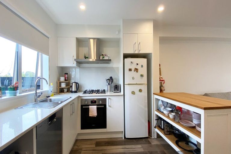 Photo of property in 140 Battalion Drive, Papakura, 2110