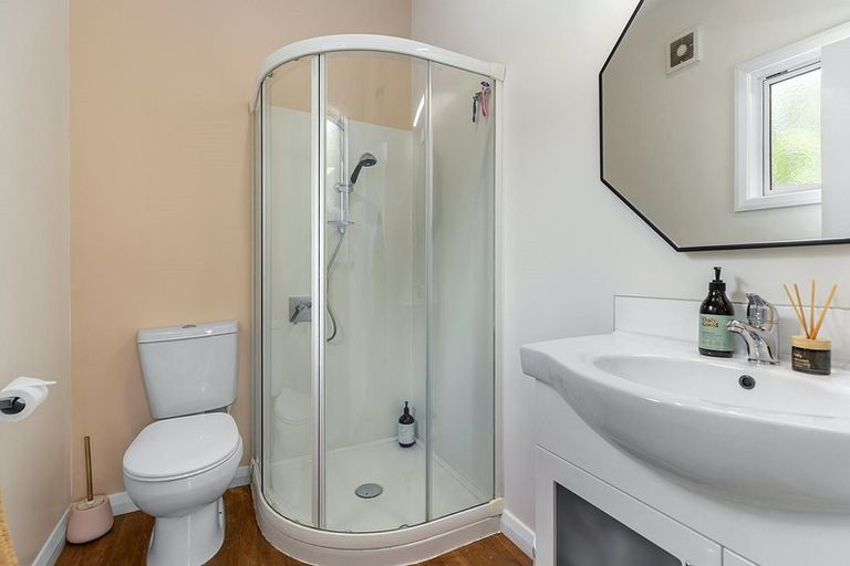 Photo of property in 18 Raumati Terrace, Khandallah, Wellington, 6035