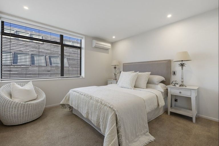 Photo of property in 10/48 Marine Parade, Mount Maunganui, 3116