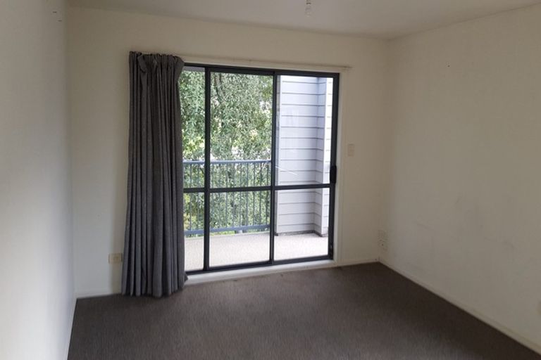 Photo of property in 2/83 Portage Road, New Lynn, Auckland, 0600