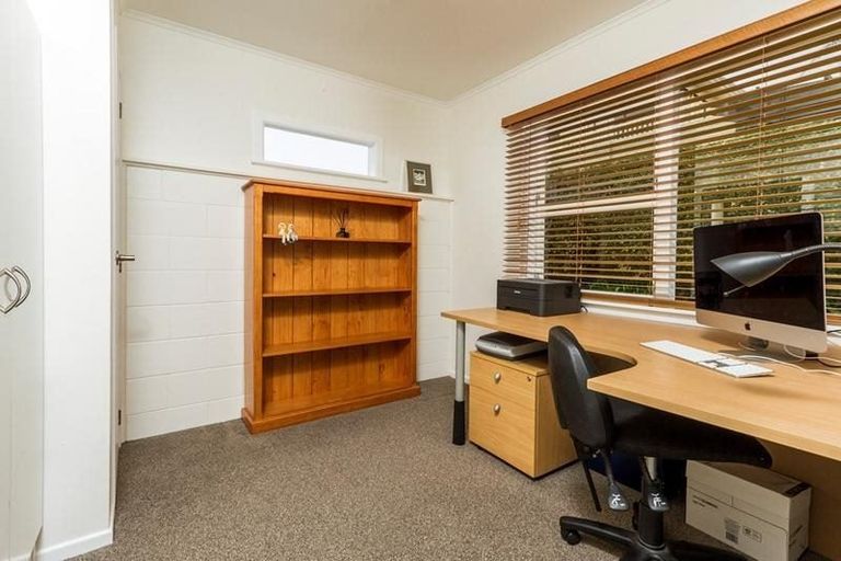 Photo of property in 2/25 Heathcote Road, Castor Bay, Auckland, 0620