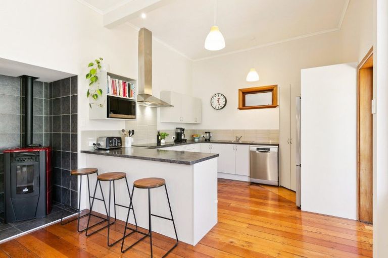 Photo of property in 54 Kilbirnie Crescent, Kilbirnie, Wellington, 6022