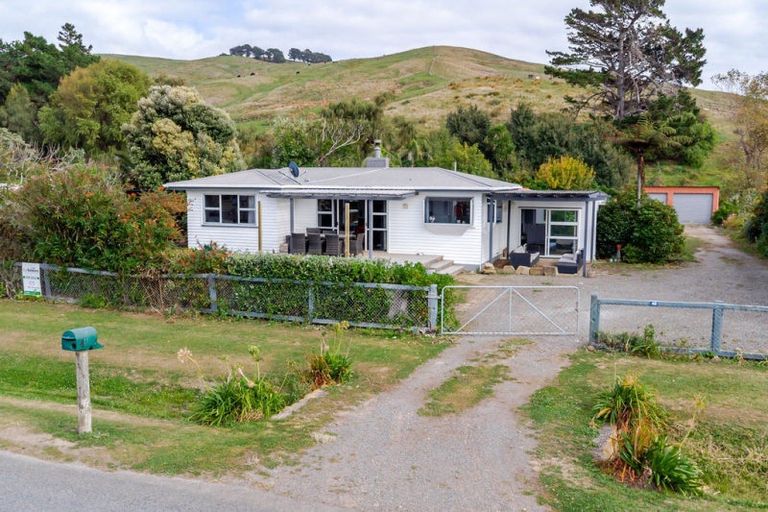 Photo of property in 40 Seaview Road, Herbertville, Dannevirke, 4970
