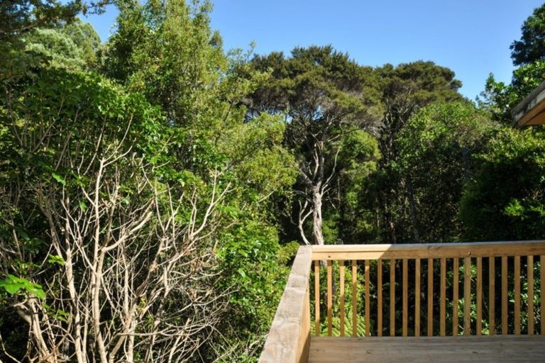 Photo of property in 44 Valley View Road, Glenfield, Auckland, 0629