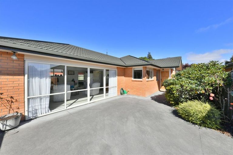 Photo of property in 8 Rustic Lane, Spreydon, Christchurch, 8024