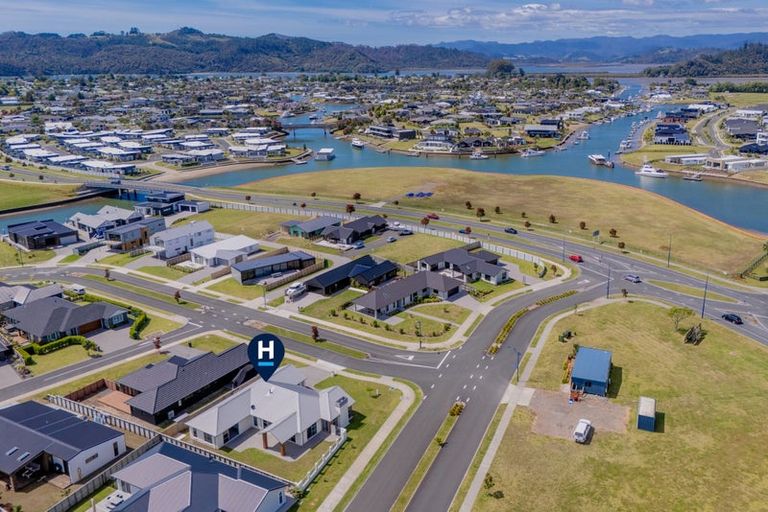 Photo of property in 1 Ngaroma Crescent, Whitianga, 3510