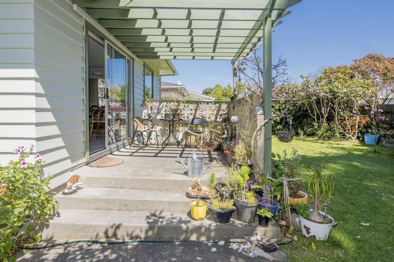 Photo of property in 66a Parata Street, Waikanae, 5036