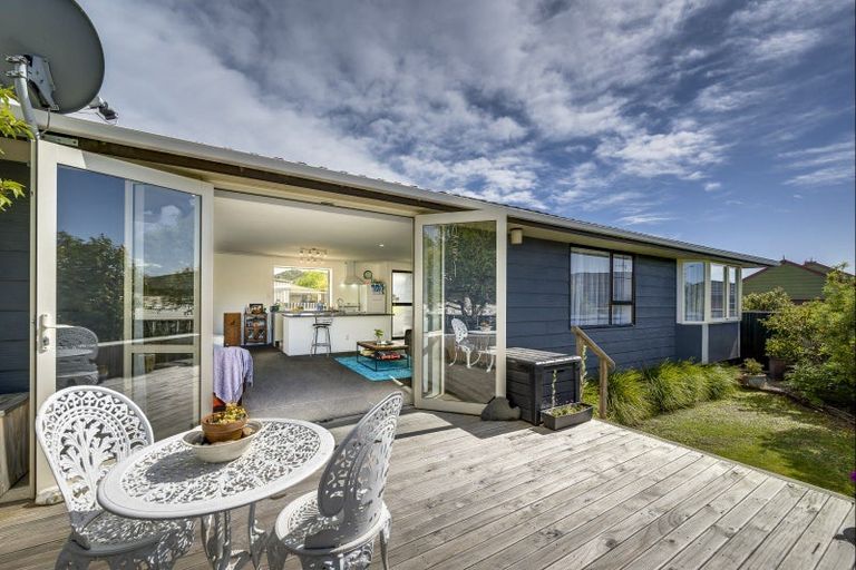 Photo of property in 12 Hetley Crescent, Taradale, Napier, 4112