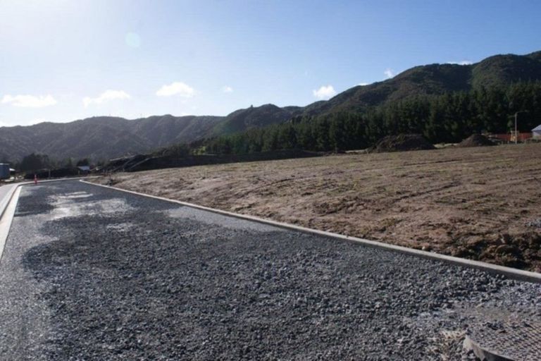 Photo of property in 10 Jack Vaughan Grove, Wainuiomata, Lower Hutt, 5014