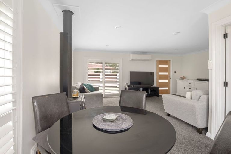 Photo of property in 9 Guernsey Place, Fitzherbert, Palmerston North, 4410