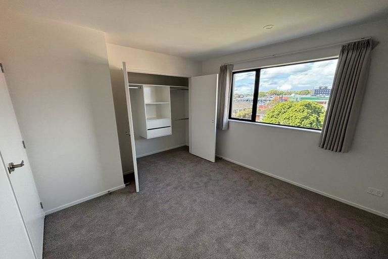 Photo of property in 2/39 Dale Crescent, Pakuranga, Auckland, 2010