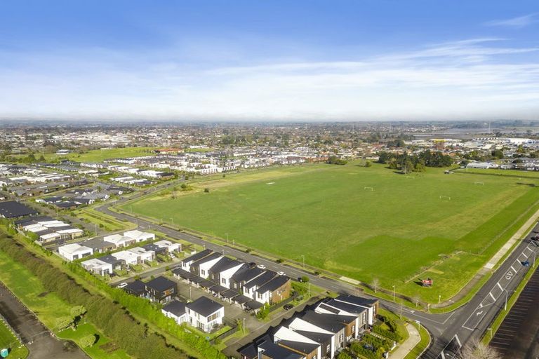 Photo of property in 7 Battalion Drive, Papakura, 2110