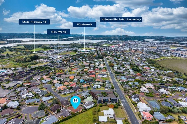 Photo of property in 16 Harbour Lights Close, West Harbour, Auckland, 0618