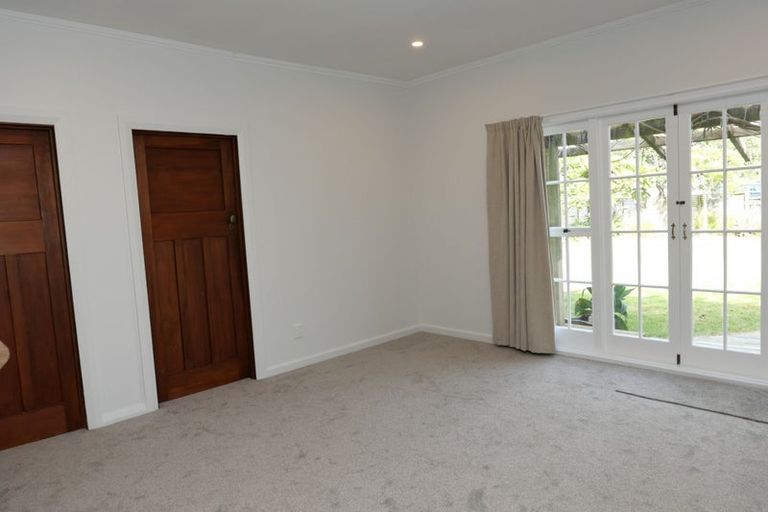 Photo of property in 3 Hemara Street, Waikanae Beach, Waikanae, 5036