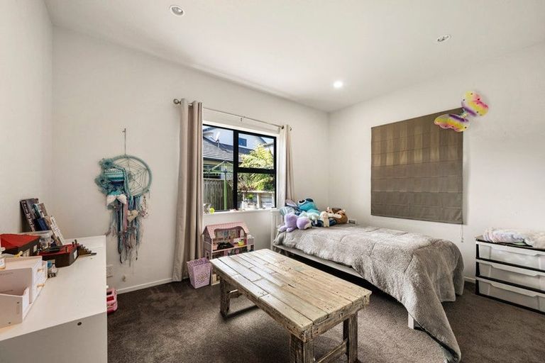 Photo of property in 11 Cabbage Tree Grove, Woodridge, Wellington, 6037