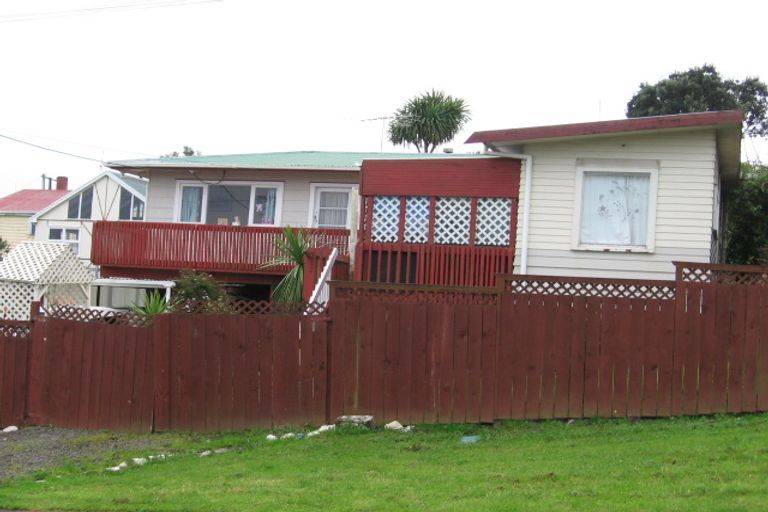 Photo of property in 40 Puriri Street, Helensville, 0800