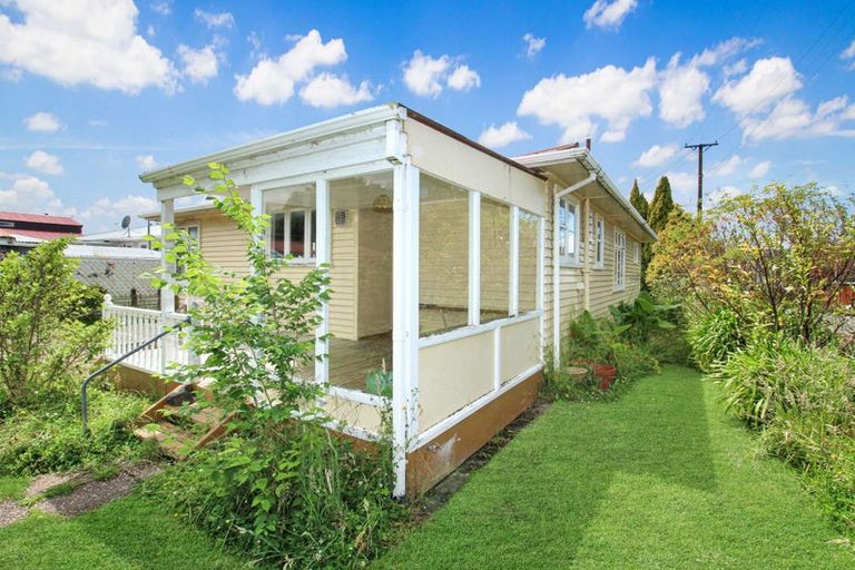 Photo of property in 6 Maunder Street, Marton, 4710