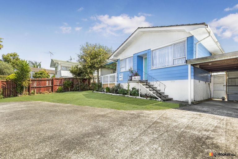 Photo of property in 1/17 Carter Place, Manurewa, Auckland, 2102