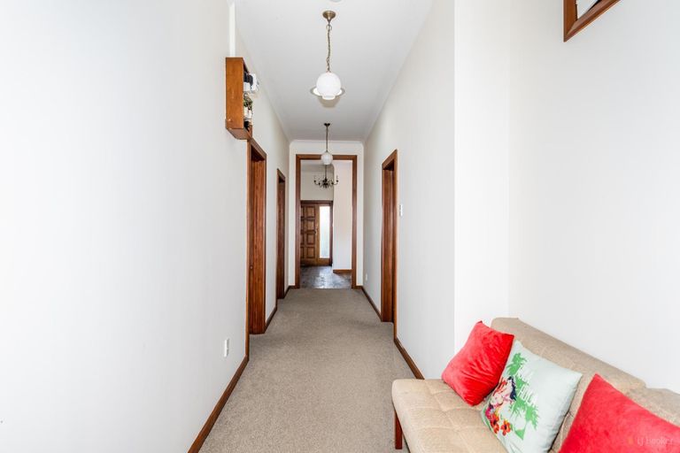 Photo of property in 72 Timaru Road, Waimate, 7924