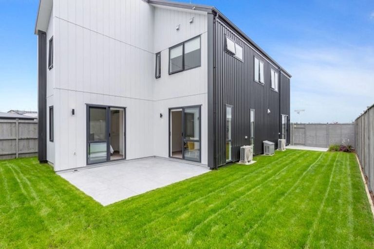 Photo of property in 15 Aquamarine Road, Rosehill, 2113