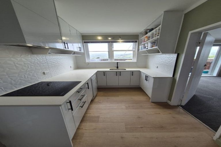 Photo of property in 34 Chester Road, Tawa, Wellington, 5028