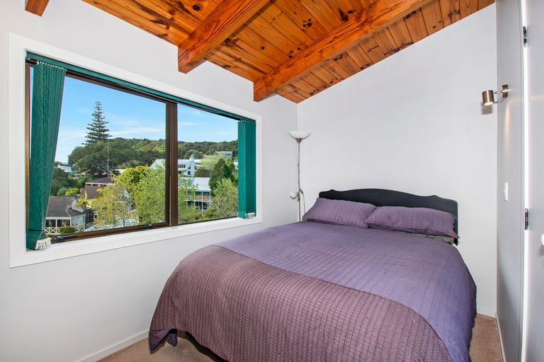 Photo of property in 25 Tapeka Road, Russell, 0202