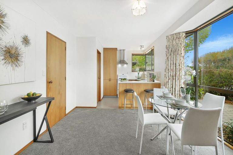 Photo of property in 228 Yaldhurst Road, Avonhead, Christchurch, 8042