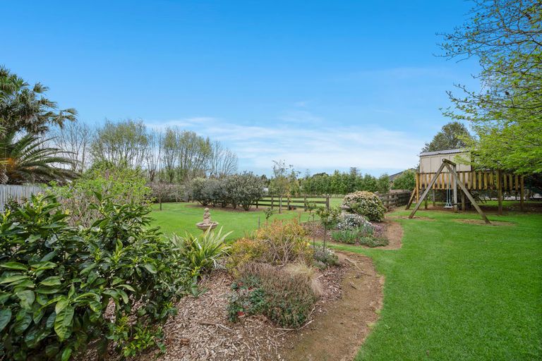 Photo of property in 2a Masters Road, Waiuku, 2681