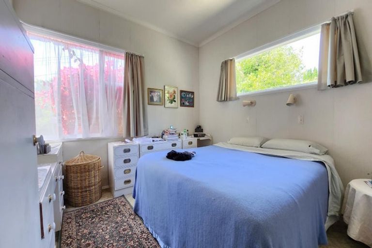 Photo of property in 31 Woodmancote Road, Khandallah, Wellington, 6035