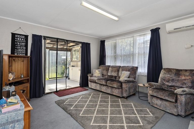 Photo of property in 51 Kenney Crescent, Fairfield, Hamilton, 3214