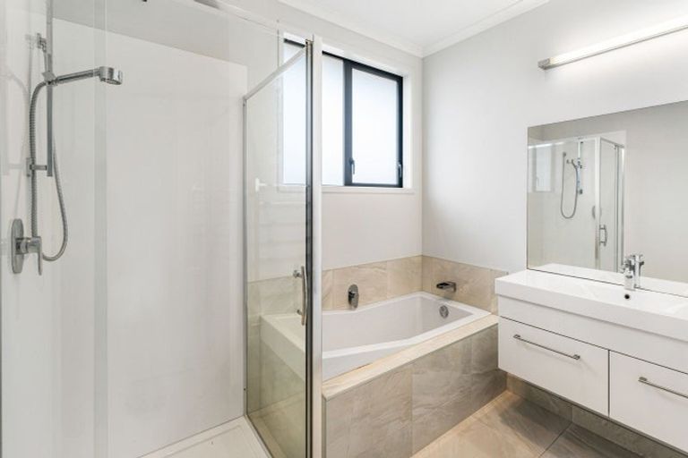 Photo of property in 15 Pyne Crescent, Pokeno, 2402