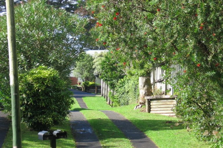 Photo of property in 28 Millbrook Road, Henderson, Auckland, 0612