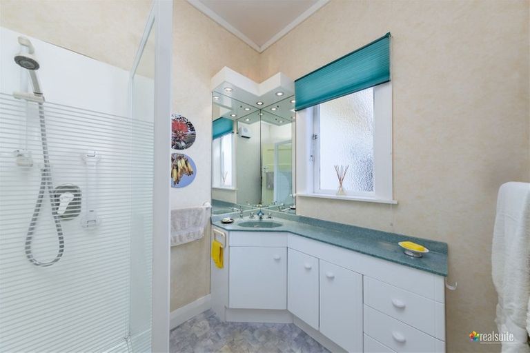Photo of property in 154 Randwick Road, Moera, Lower Hutt, 5010