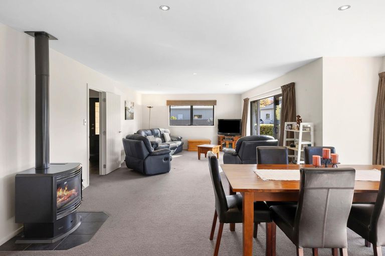 Photo of property in 1 Coromandel Street, Wanaka, 9305