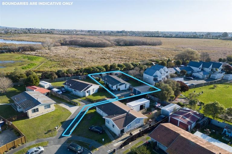 Photo of property in 10b Karlaw Place, Parklands, Christchurch, 8083