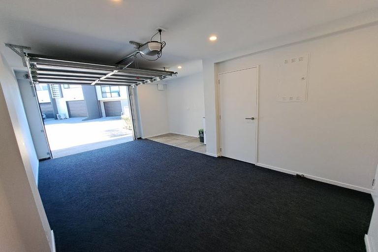 Photo of property in 24 Memorial Park Lane, Hobsonville, Auckland, 0618