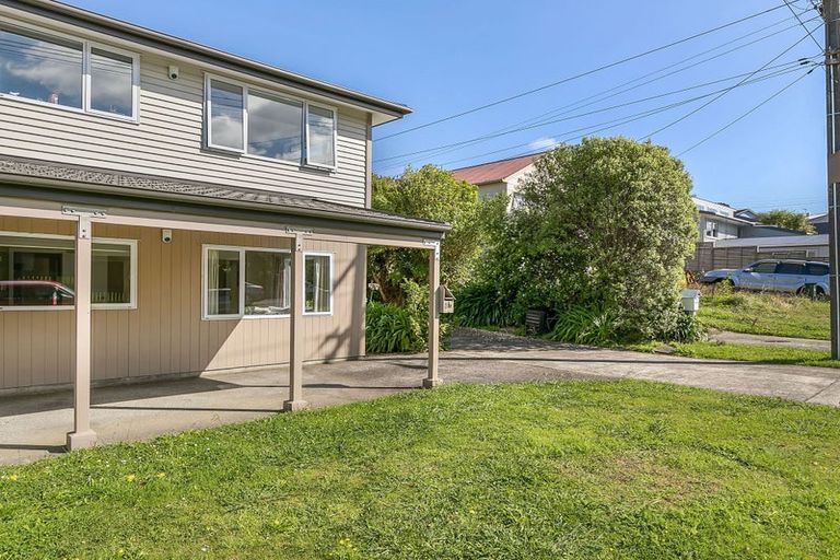 Photo of property in 19u2 Ranui Terrace, Tawa, Wellington, 5028