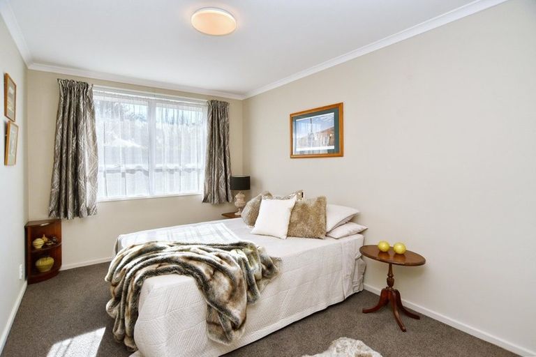 Photo of property in 4 Denniston Crescent, Redwood, Christchurch, 8051