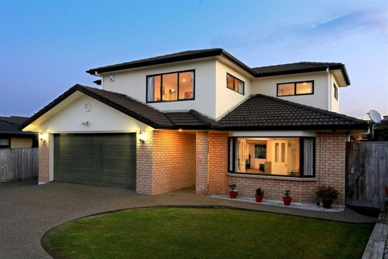 Photo of property in 17 Reybert Place, Massey, Auckland, 0614