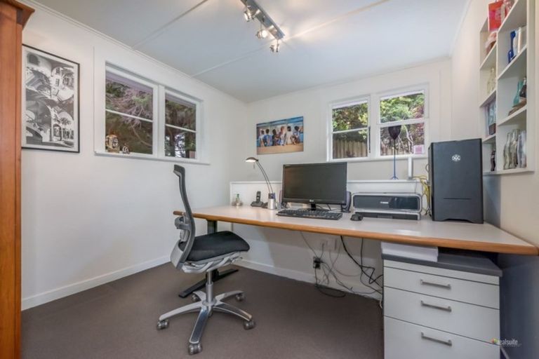 Photo of property in 10 Hill Grove, Naenae, Lower Hutt, 5011