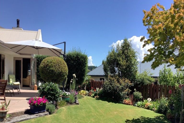 Photo of property in 72a Meadowstone Drive, Wanaka, 9305